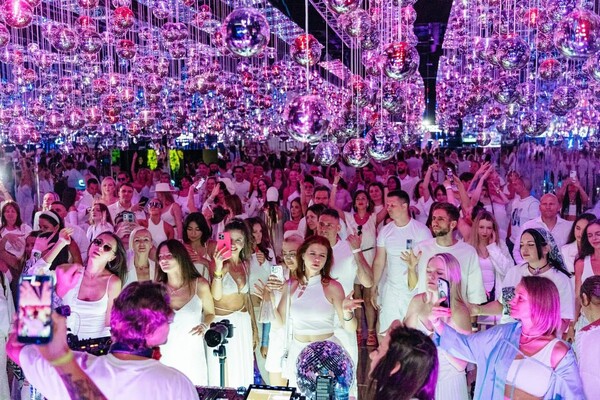 31.05 🤍 FUTURIONE MORNING WHITE PARTY